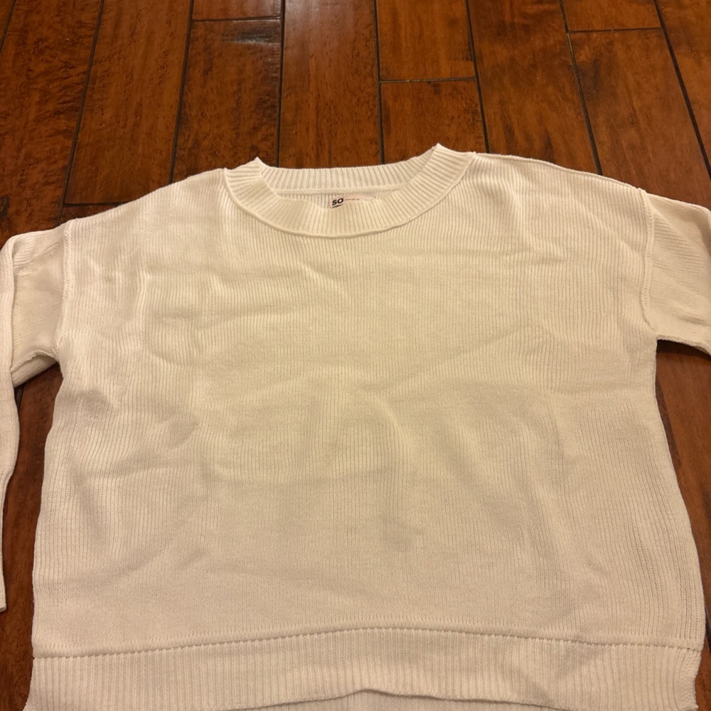 WOMENS WHITE SWEATER
